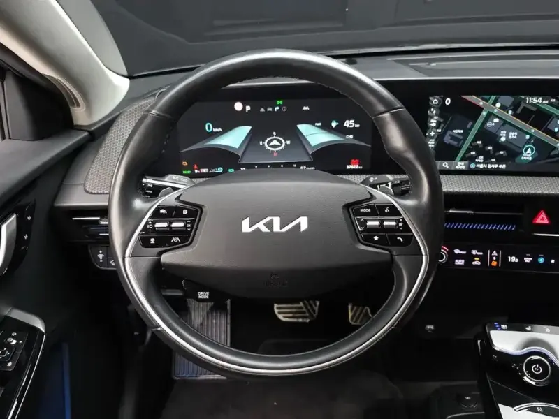 2022 Kia EV6 с пробегом 37 622 км