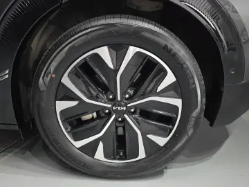 2022 Kia EV6 с пробегом 37 622 км