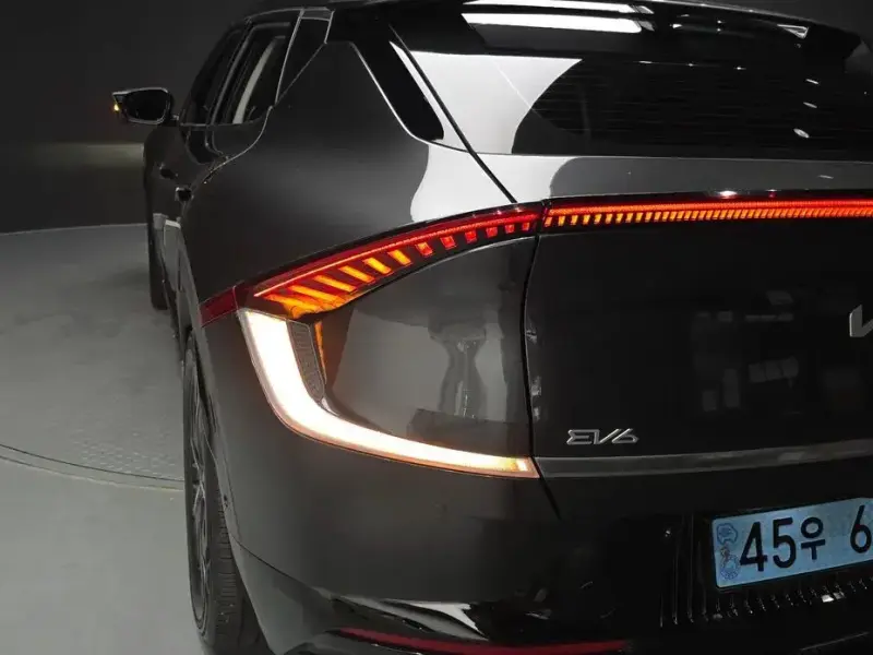 2022 Kia EV6 с пробегом 37 622 км