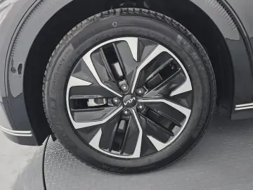 2022 Kia EV6 с пробегом 73 506 км