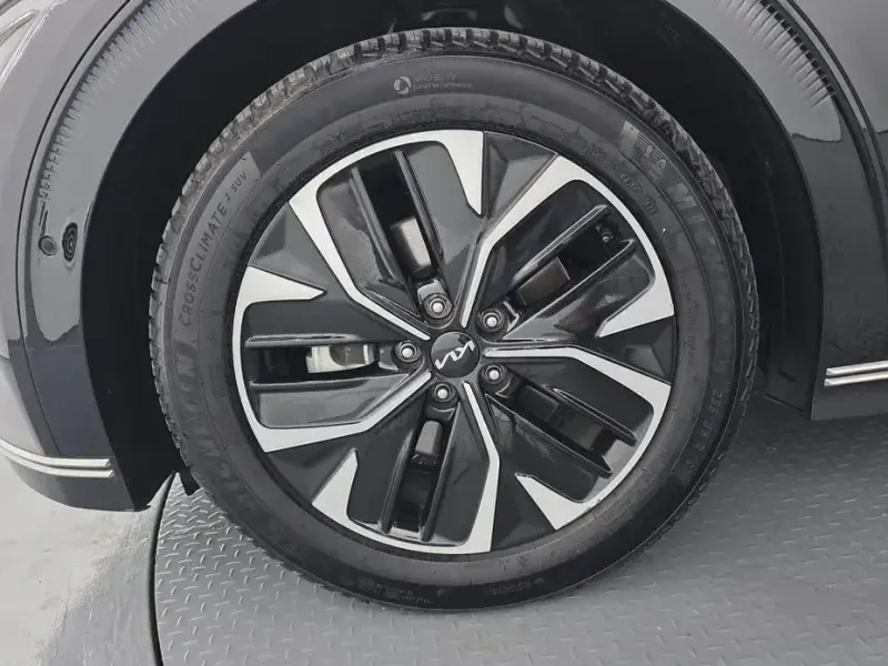 2022 Kia EV6 с пробегом 73 506 км