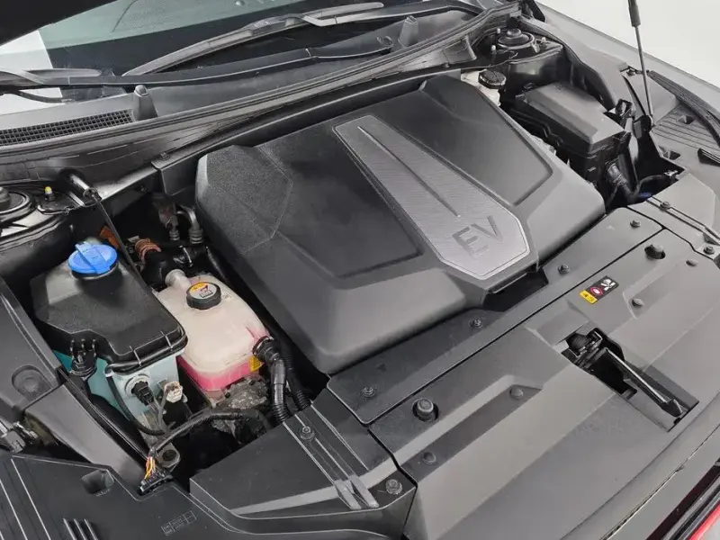 2022 Kia EV6 с пробегом 73 506 км