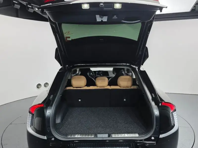 2022 Kia EV6 с пробегом 73 506 км