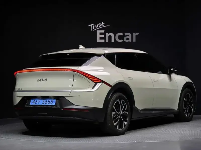 2023 Kia EV6 с пробегом 21 456 км