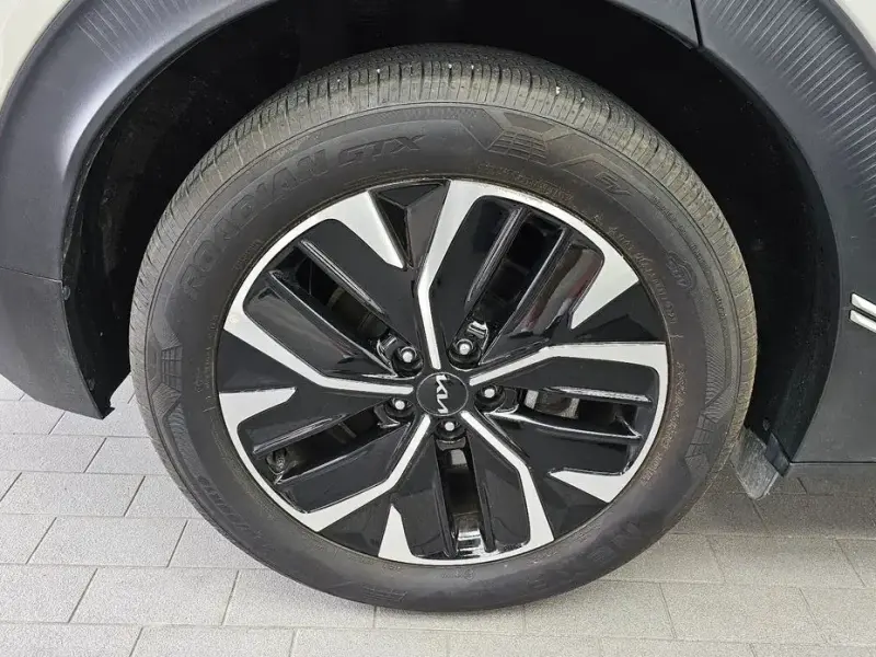 2023 Kia EV6 с пробегом 21 456 км