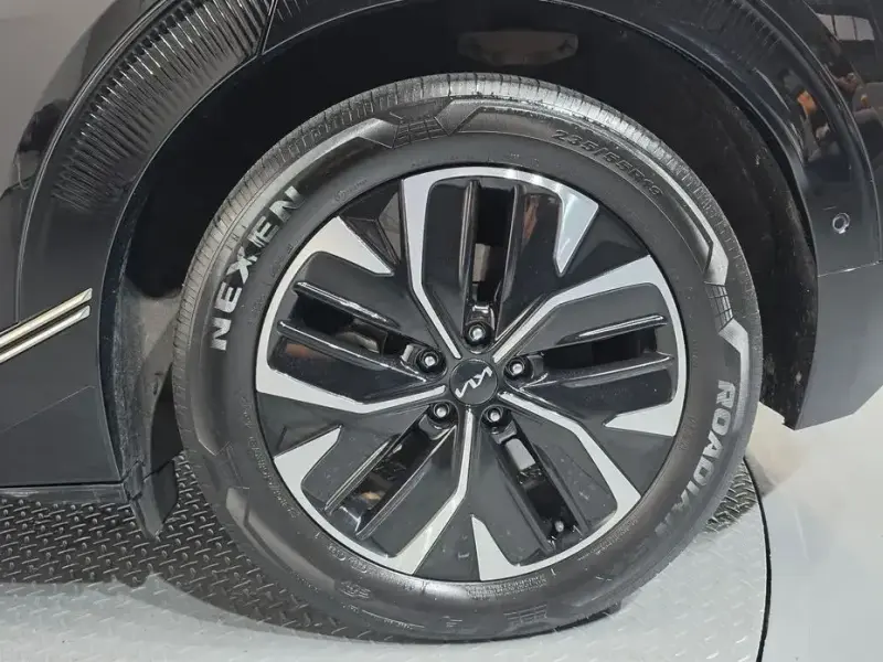 2022 Kia EV6 с пробегом 82 910 км