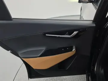 2022 Kia EV6 с пробегом 82 910 км