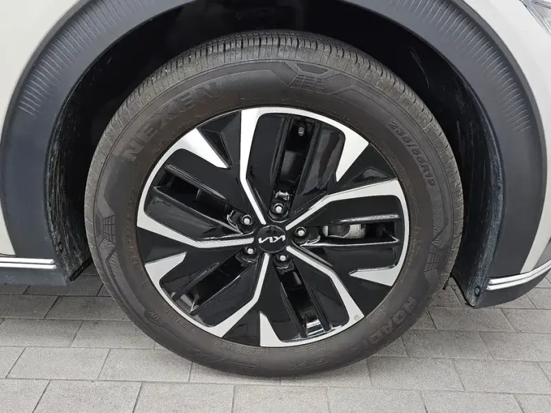 2023 Kia EV6 с пробегом 21 456 км