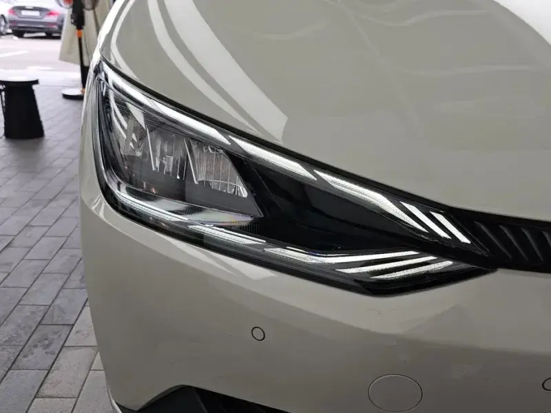 2023 Kia EV6 с пробегом 21 456 км