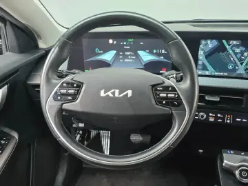 2022 Kia EV6 с пробегом 68 254 км