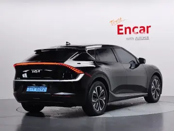 2023 Kia EV6 с пробегом 22 013 км