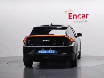 2023 Kia EV6 с пробегом 22 013 км