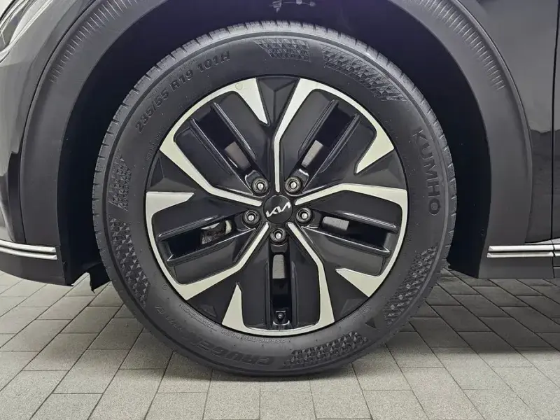 2023 Kia EV6 с пробегом 22 013 км