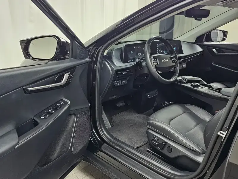 2023 Kia EV6 с пробегом 22 013 км