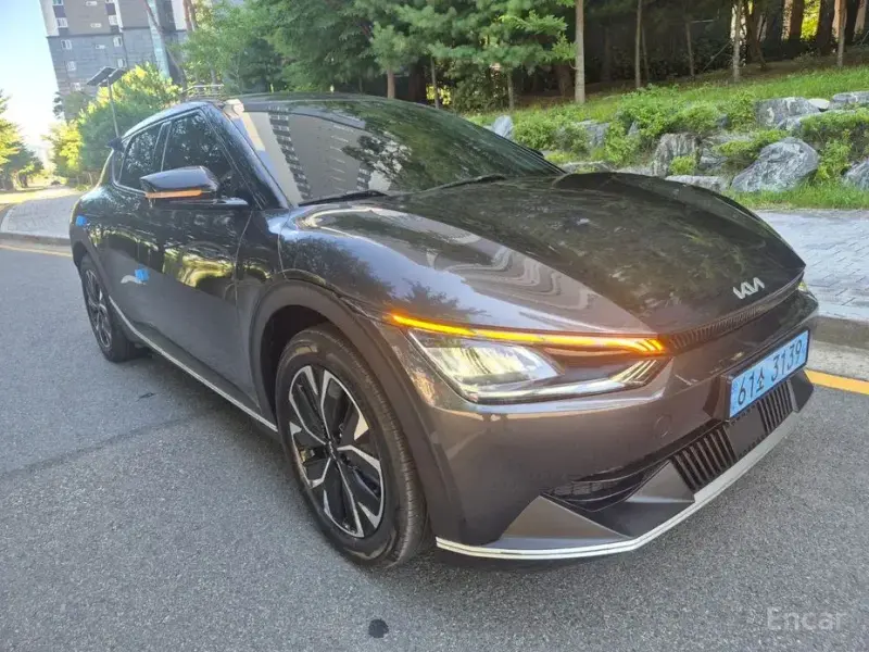 2022 Kia EV6 с пробегом 8 943 км