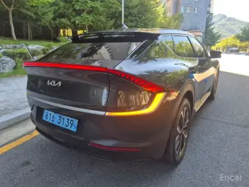 2022 Kia EV6 с пробегом 8 943 км