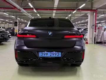 2024 BMW i7 с пробегом 15 173 км
