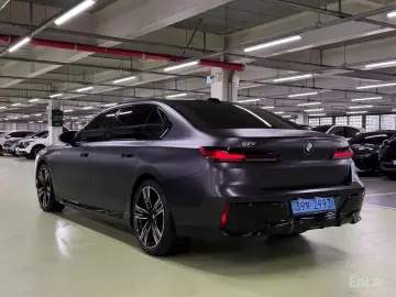 2024 BMW i7 с пробегом 15 173 км