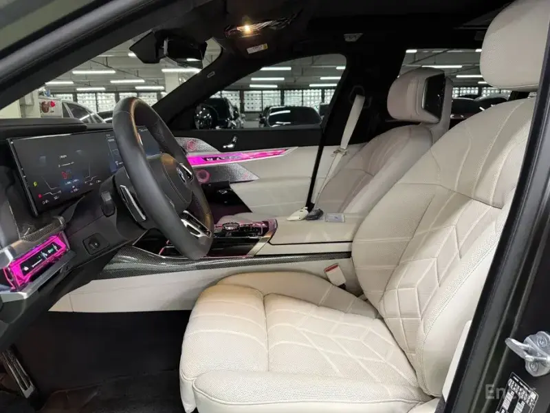 2024 BMW i7 с пробегом 15 173 км