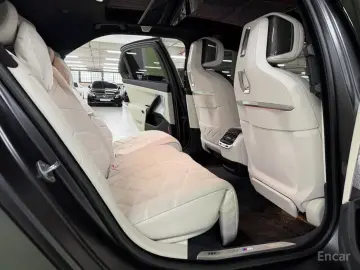 2024 BMW i7 с пробегом 15 173 км