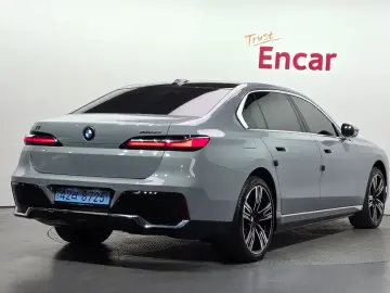 2025 BMW i7 с пробегом 28 799 км