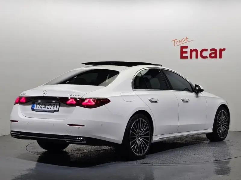 2025 Mercedes-Benz E-Класс с пробегом 14 223 км