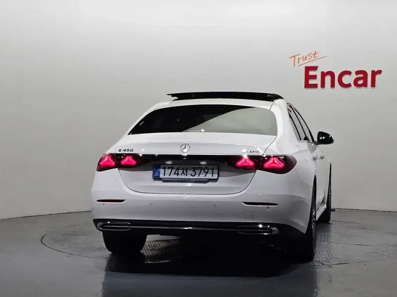 2025 Mercedes-Benz E-Класс с пробегом 14 223 км