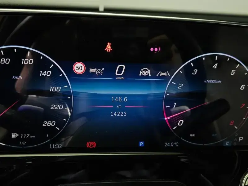 2025 Mercedes-Benz E-Класс с пробегом 14 223 км