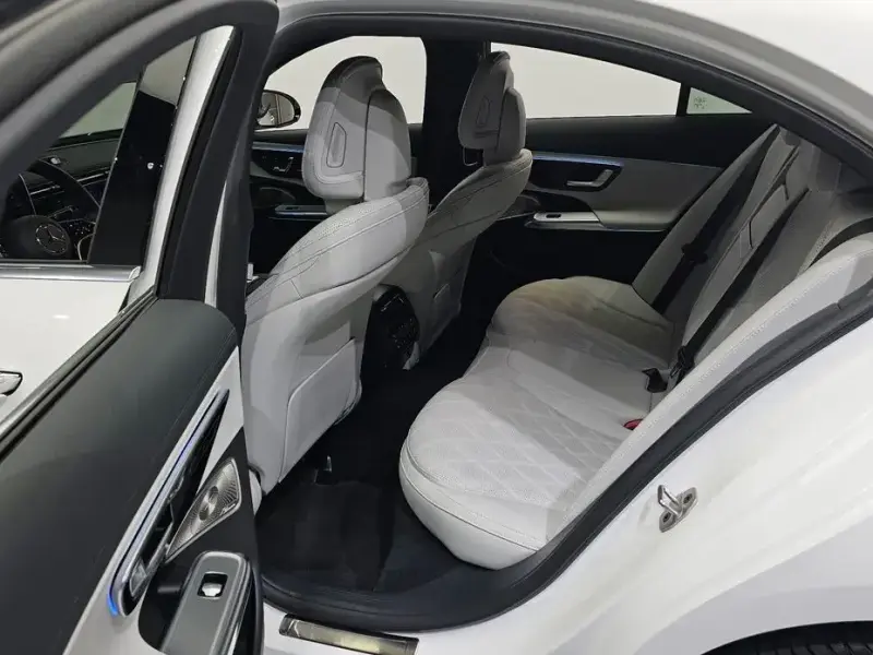 2025 Mercedes-Benz E-Класс с пробегом 14 223 км