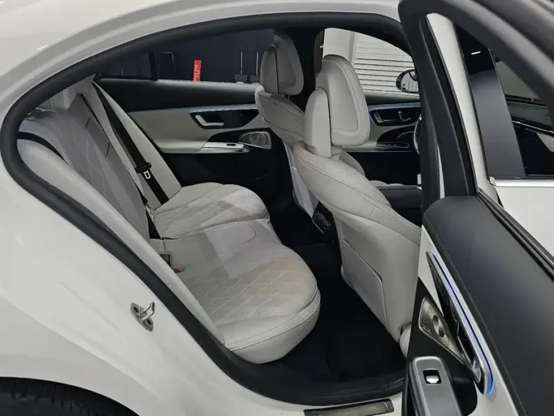 2025 Mercedes-Benz E-Класс с пробегом 14 223 км