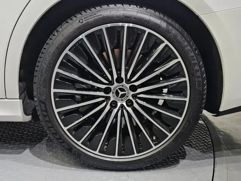 2025 Mercedes-Benz E-Класс с пробегом 14 223 км
