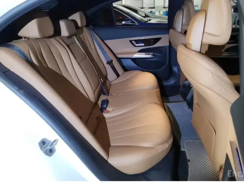 2025 Mercedes-Benz E-Класс с пробегом 13 800 км
