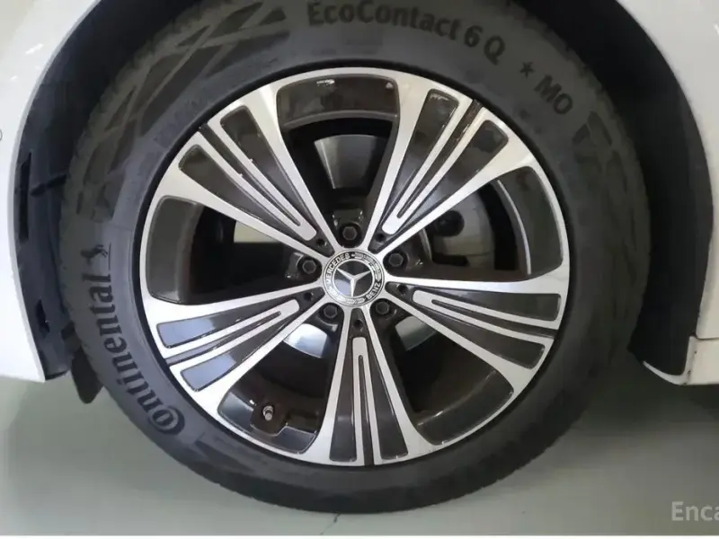 2025 Mercedes-Benz E-Класс с пробегом 13 800 км