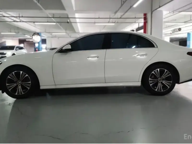 2025 Mercedes-Benz E-Класс с пробегом 13 800 км