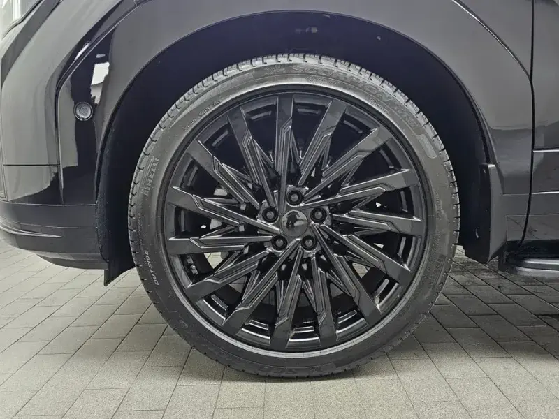 2025 Hyundai Santa Fe с пробегом 7 254 км
