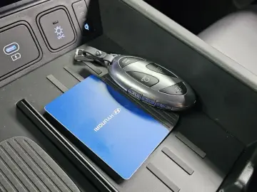 2025 Hyundai Santa Fe с пробегом 7 254 км