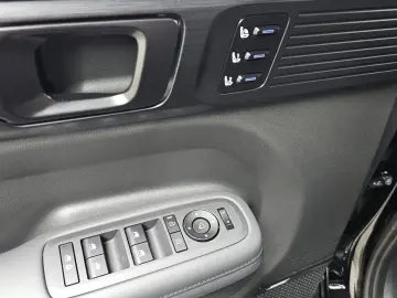 2025 Hyundai Santa Fe с пробегом 7 254 км