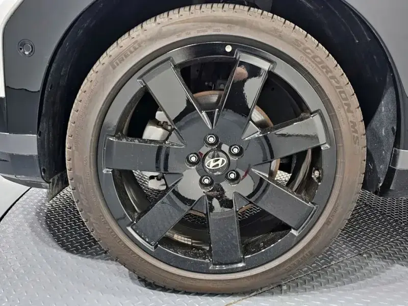 2023 Hyundai Santa Fe с пробегом 17 778 км