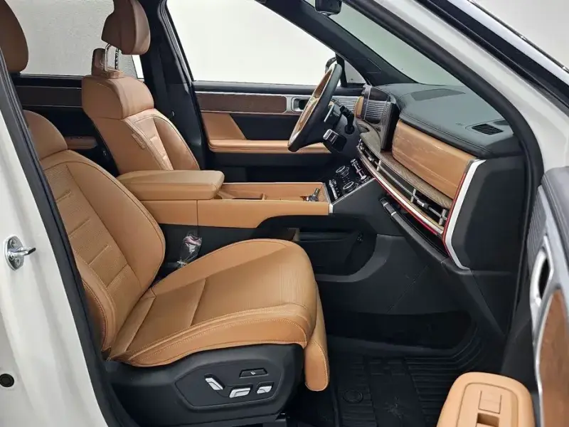 2023 Hyundai Santa Fe с пробегом 17 778 км