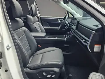2023 Hyundai Santa Fe с пробегом 18 398 км