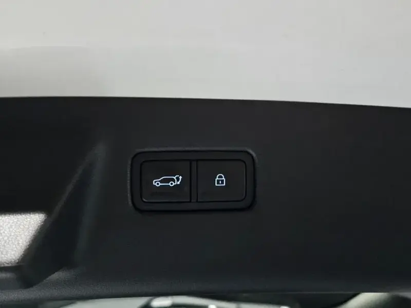 2023 Hyundai Santa Fe с пробегом 18 398 км