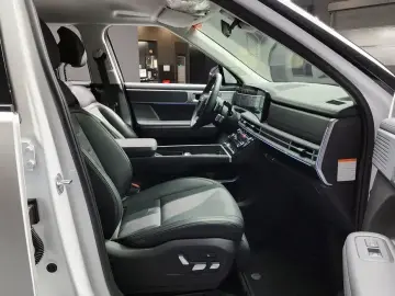 2023 Hyundai Santa Fe с пробегом 17 273 км