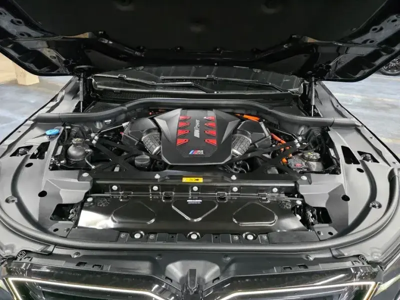 2025 BMW XM с пробегом 5 115 км