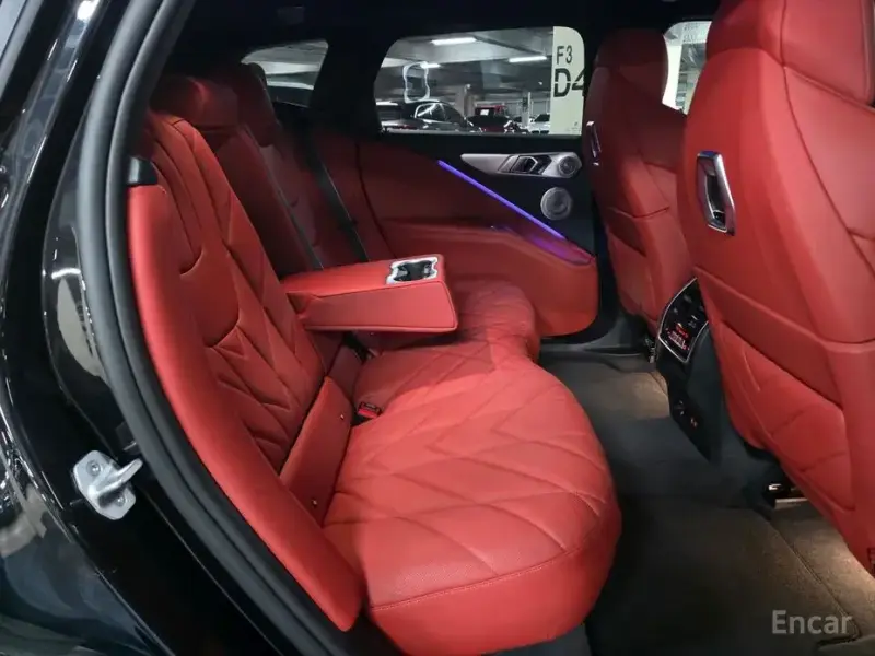2025 BMW XM с пробегом 5 115 км