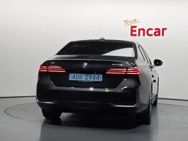 2023 BMW i5 с пробегом 35 595 км