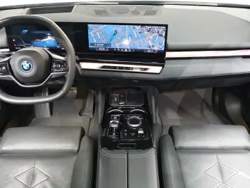 2023 BMW i5 с пробегом 35 595 км