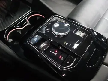 2023 BMW i5 с пробегом 35 595 км