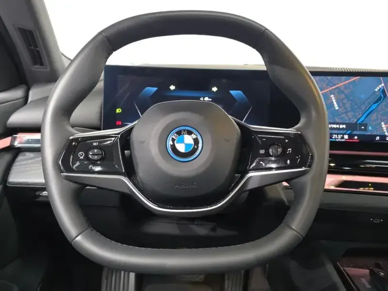 2023 BMW i5 с пробегом 35 595 км