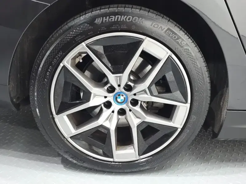 2023 BMW i5 с пробегом 35 595 км