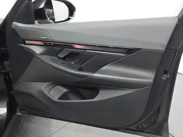 2023 BMW i5 с пробегом 35 595 км